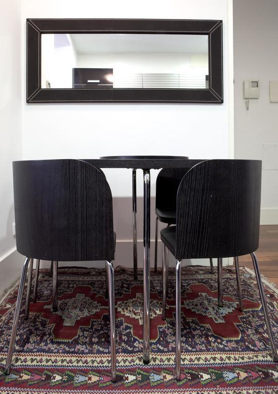Modern Flats In Justicia By Allo Housing Madrid Room photo